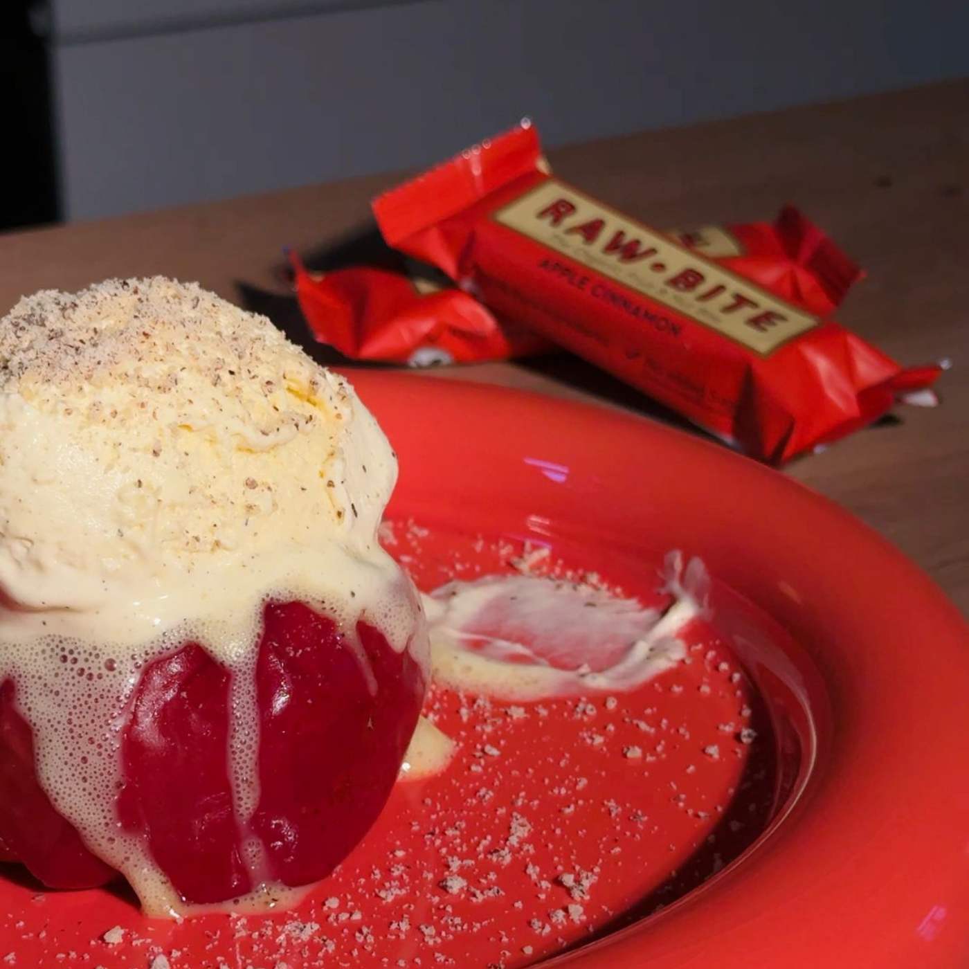 Bagte æbler med RAWBITE Apple Cinnamon