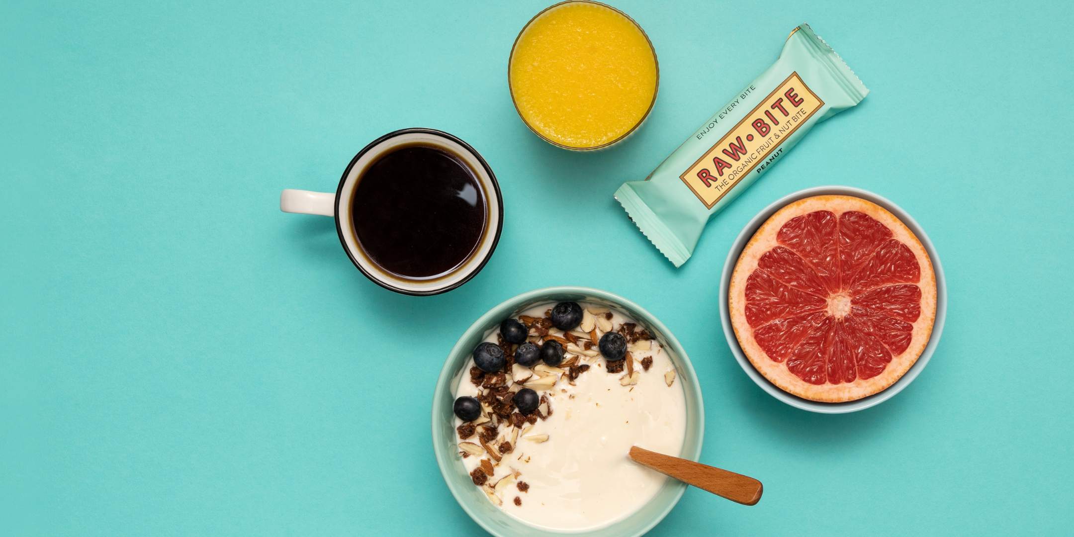 RAWBITE Peanut på morgenmadsbordet